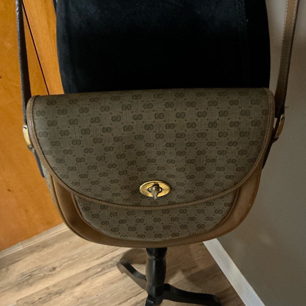 Gucci Vintage GG  Monogram Flap Shoulder Bag Excellent Used Condition.